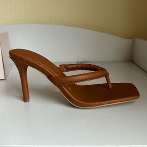 NEW Dress leather brown heel, size 6.5 from JustFab - never worn